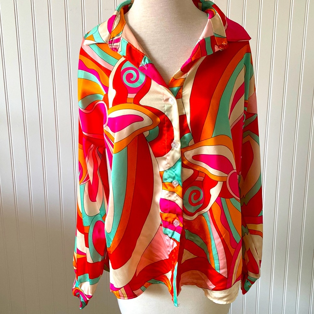 Gigi Moda retro satin style top